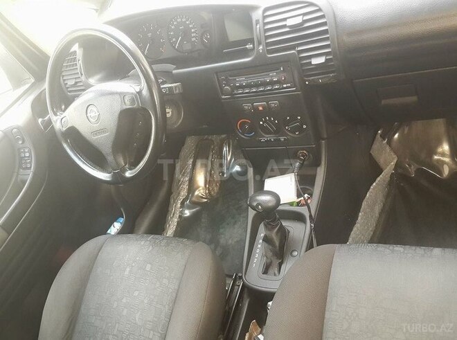Opel Zafira 2001, 166,000 km - 1.8 l - Ucar