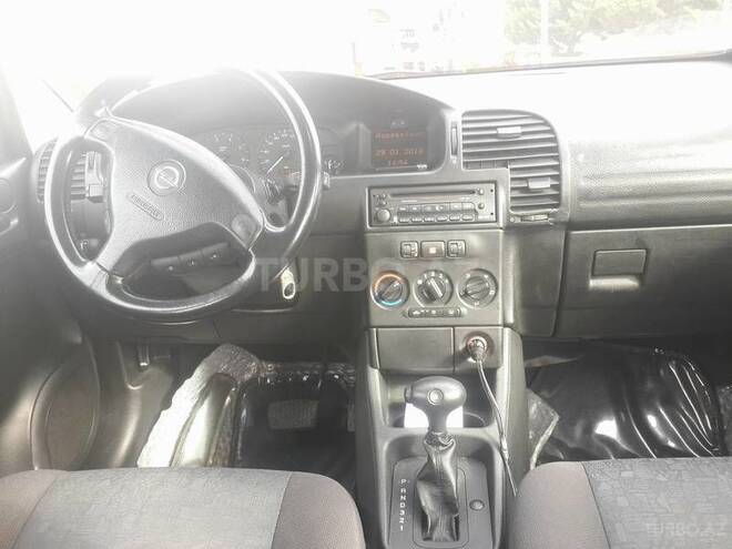 Opel Zafira 2001, 166,000 km - 1.8 l - Ucar