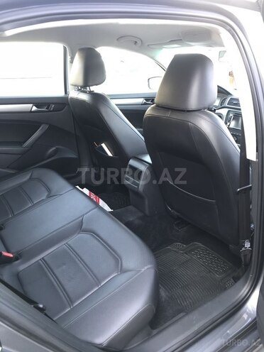 Volkswagen Passat 2013, 38,600 km - 1.8 l - Bakı