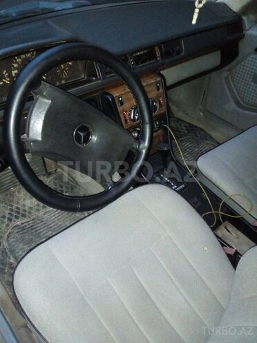 Mercedes E 260 1990, 522,000 km - 2.6 l - Bakı