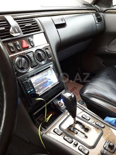 Mercedes E 240 2000, 157,000 km - 2.6 l - Bakı