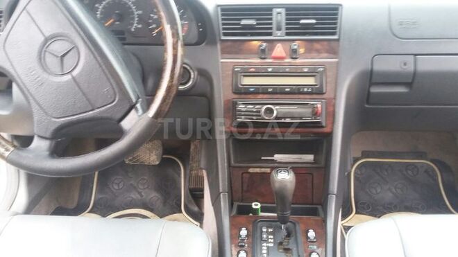 Mercedes C 230 1998, 207,602 km - 2.3 l - Bakı