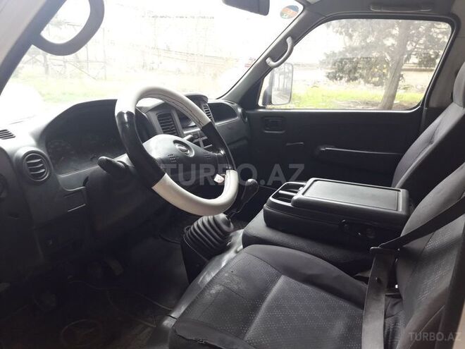 Nissan Urvan 2007, 333,000 km - 3.0 l - Bakı