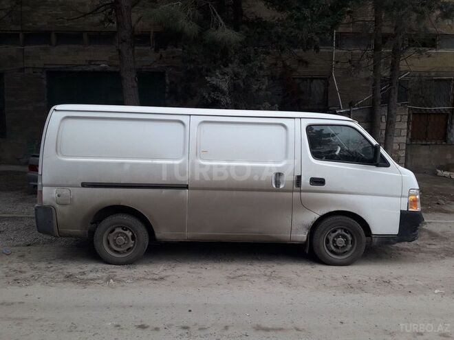 Nissan Urvan 2007, 333,000 km - 3.0 l - Bakı