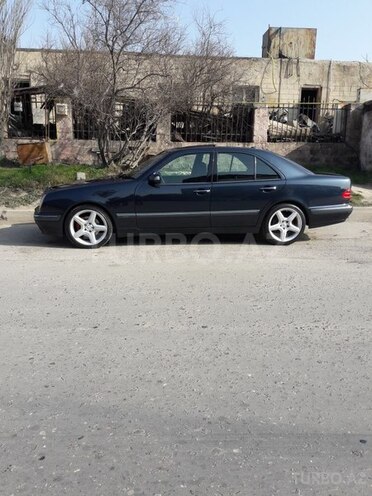 Mercedes E 320 2000, 229,000 km - 3.2 л - Bakı