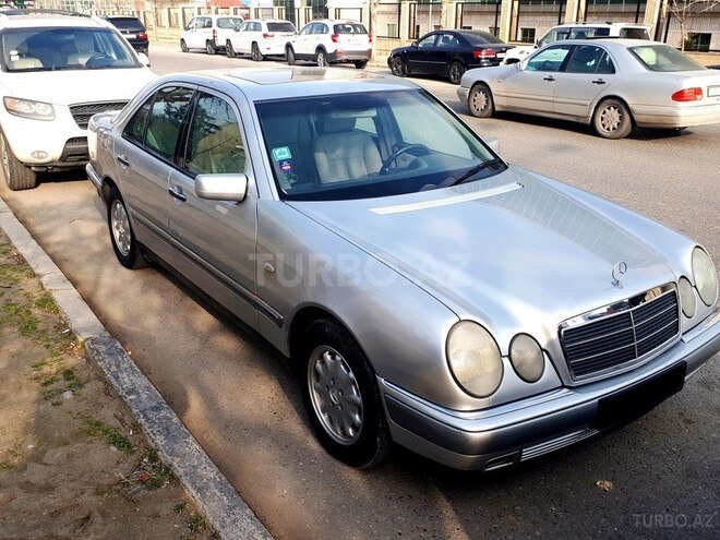Mercedes E 240 1998, 220,000 km - 2.4 l - Bakı