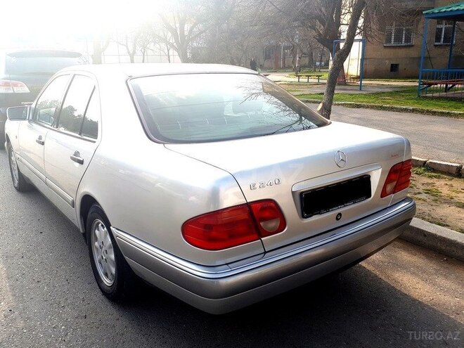 Mercedes E 240 1998, 220,000 km - 2.4 l - Bakı
