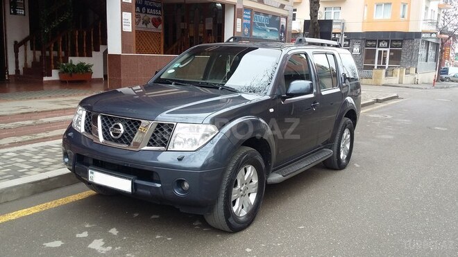Nissan Pathfinder 2007, 180,000 km - 2.5 л - Qusar