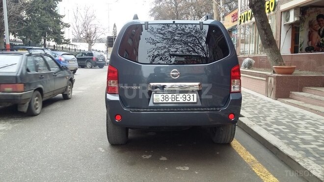 Nissan Pathfinder 2007, 180,000 km - 2.5 л - Qusar