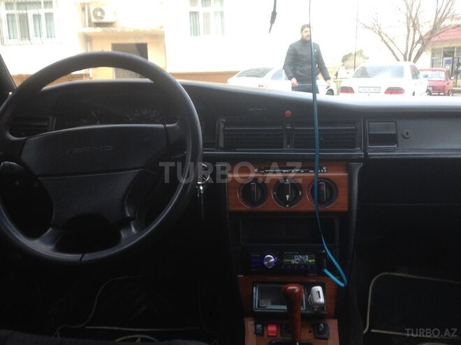 Mercedes 190 1992, 270,000 km - 2.0 l - Sumqayıt