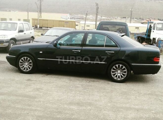 Mercedes E 230 1996, 230,000 km - 2.3 l - Bakı
