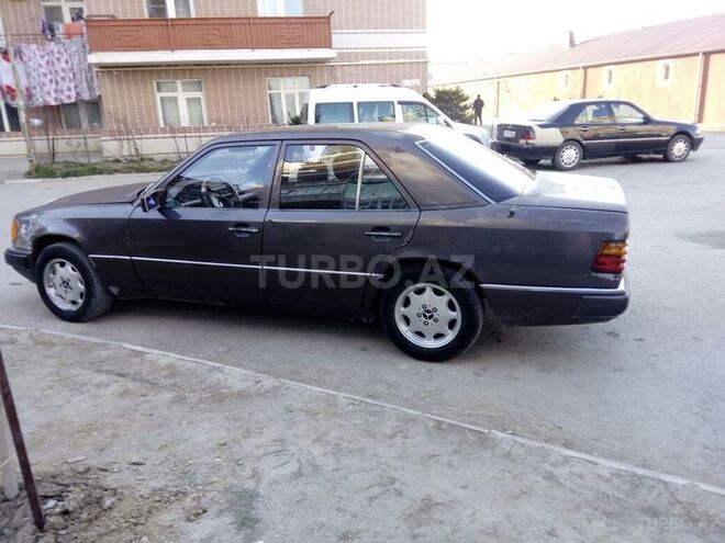 Mercedes E 200 1991, 560,000 km - 2.0 l - Bakı