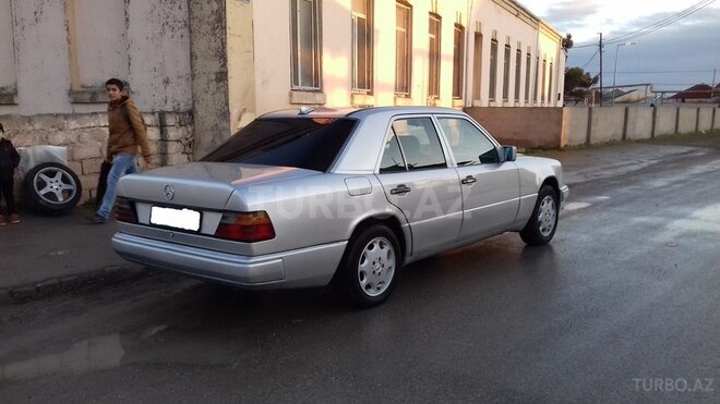 Mercedes E 200 1991, 375,123 km - 2.0 l - Bakı