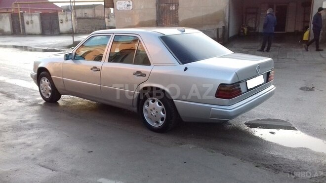 Mercedes E 200 1991, 375,123 km - 2.0 l - Bakı