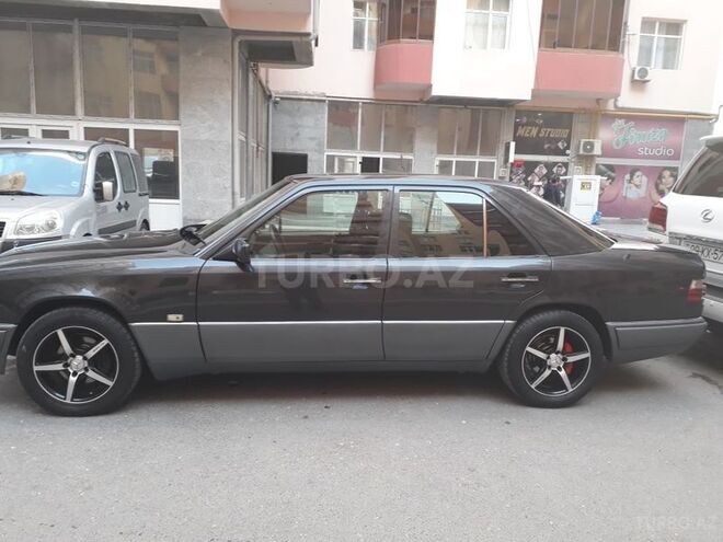Mercedes E 220 1995, 400,000 km - 0.3 l - Bakı