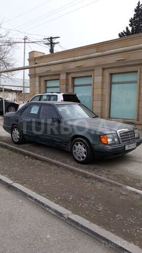 Mercedes E 220 1989, 74,000 km - 2.0 l - Bakı