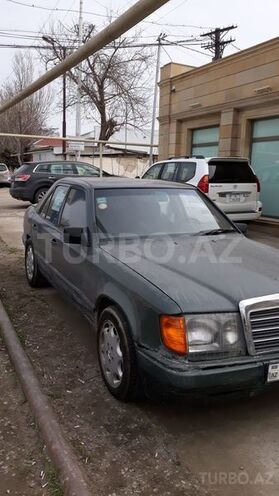 Mercedes E 220 1989, 74,000 km - 2.0 l - Bakı