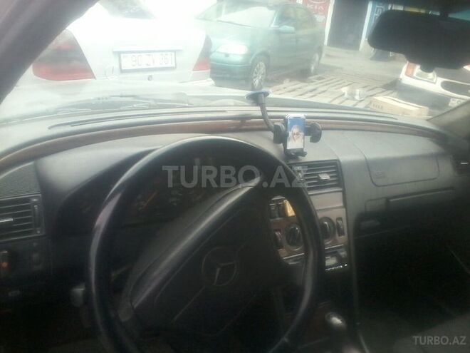 Mercedes E 220 1989, 74,000 km - 2.0 l - Bakı