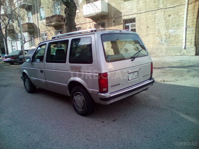 Chrysler Voyager 1986, 369,585 km - 2.4 l - Sumqayıt