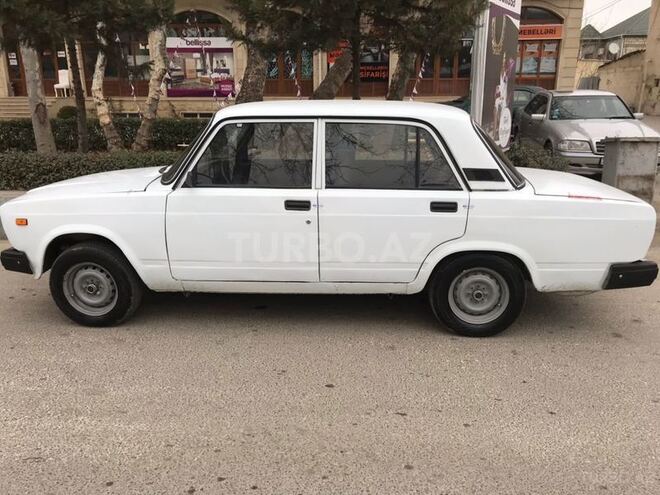 LADA (VAZ) 2107 2004, 32,541 km - 1.5 л - Yevlax