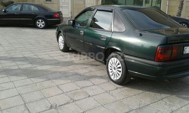 Opel Vectra 1994, 160,000 km - 1.7 l - Bakı