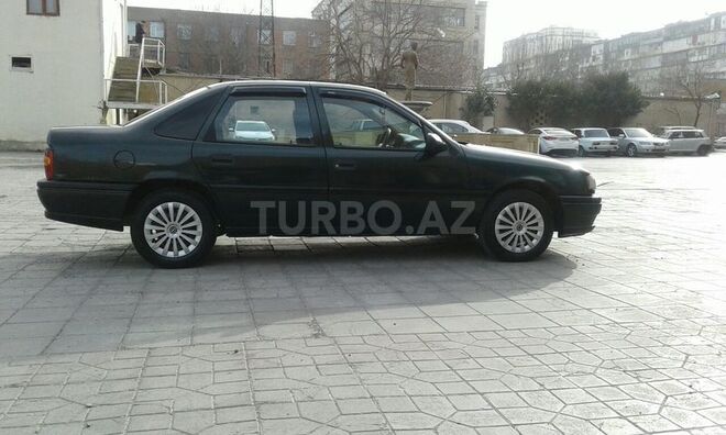Opel Vectra 1994, 160,000 km - 1.7 l - Bakı