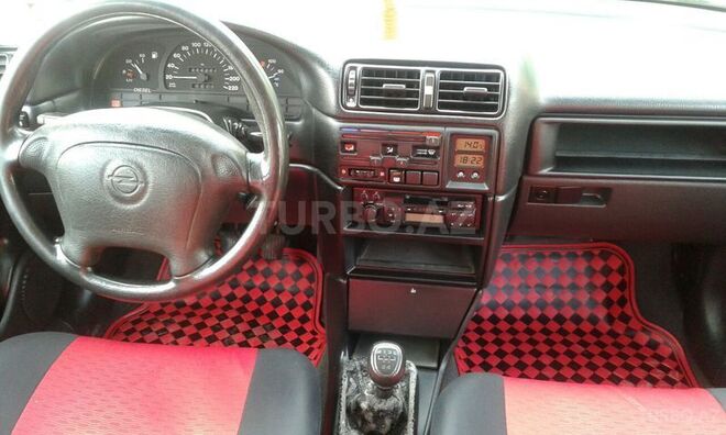 Opel Vectra 1994, 160,000 km - 1.7 l - Bakı
