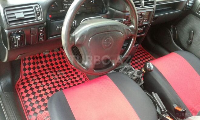 Opel Vectra 1994, 160,000 km - 1.7 l - Bakı