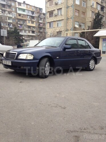 Mercedes C 220 1999, 220,000 km - 2.2 l - Bakı