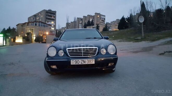 Mercedes E 240 2000, 270,000 km - 2.4 л - Bakı