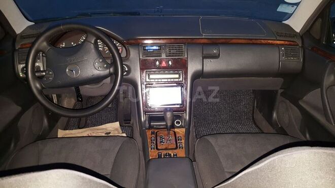 Mercedes E 240 2000, 270,000 km - 2.4 л - Bakı