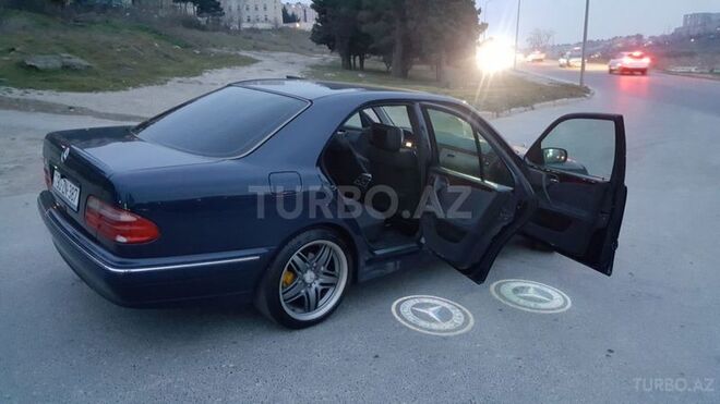 Mercedes E 240 2000, 270,000 km - 2.4 л - Bakı