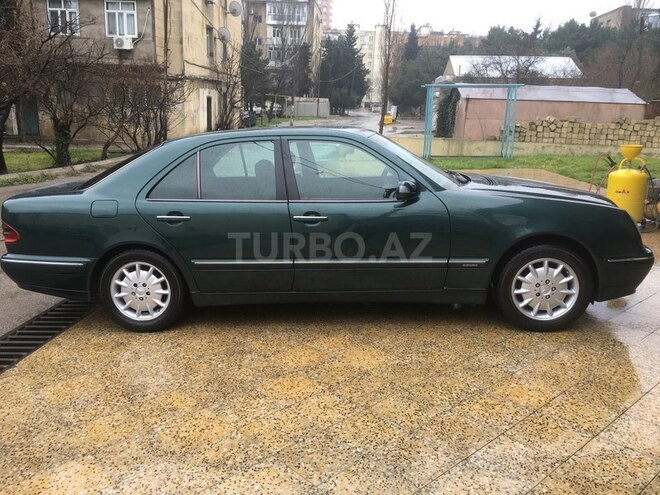 Mercedes E 220 2000, 389,000 km - 2.2 л - Bakı