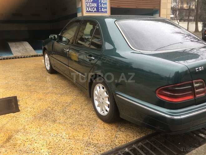 Mercedes E 220 2000, 389,000 km - 2.2 л - Bakı
