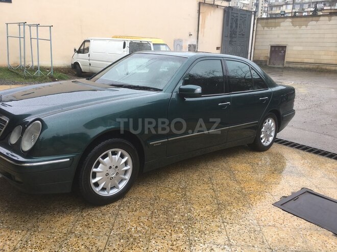Mercedes E 220 2000, 389,000 km - 2.2 л - Bakı