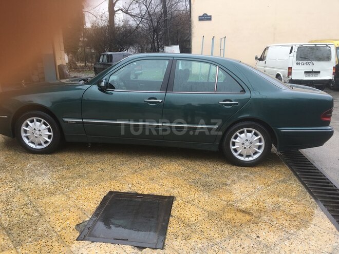 Mercedes E 220 2000, 389,000 km - 2.2 л - Bakı
