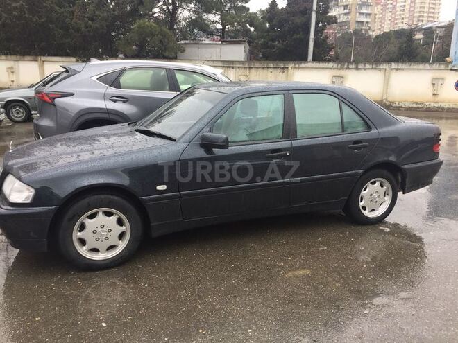 Mercedes C 200 1999, 214,000 km - 2.0 l - Bakı