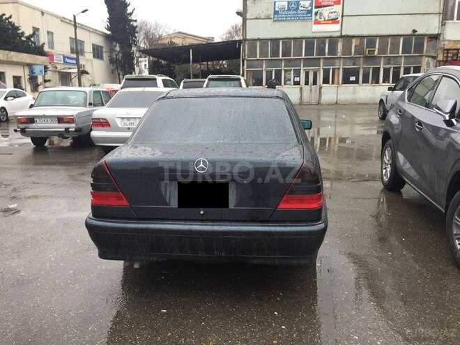 Mercedes C 200 1999, 214,000 km - 2.0 l - Bakı