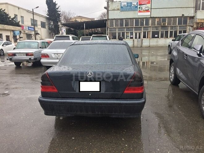 Mercedes C 200 1999, 214,000 km - 2.0 l - Bakı