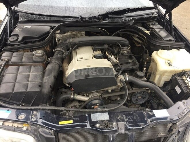 Mercedes C 200 1999, 214,000 km - 2.0 l - Bakı