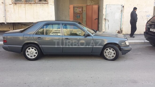 Mercedes E 300 1990, 350,000 km - 3.0 l - Bakı