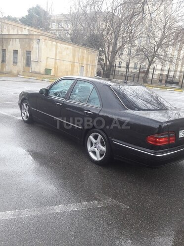 Mercedes E 280 2000, 286,000 km - 2.8 l - Bakı
