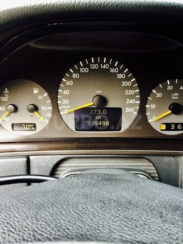 Mercedes E 280 2000, 230,300 km - 2.8 l - Bakı