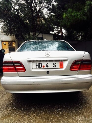 Mercedes E 280 2000, 230,300 km - 2.8 l - Bakı