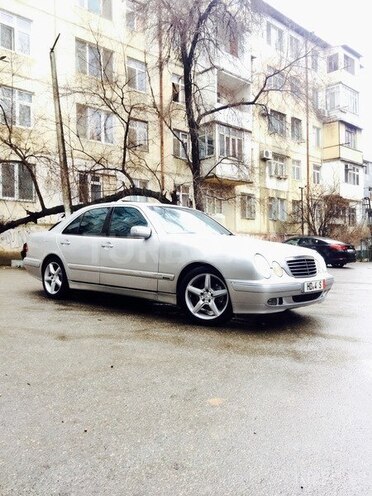 Mercedes E 280 2000, 230,300 km - 2.8 l - Bakı