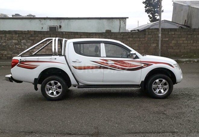Mitsubishi L200 2008, 153,000 km - 2.5 l - Bakı