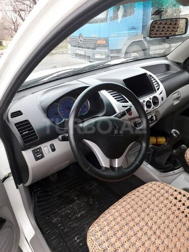 Mitsubishi L200 2008, 153,000 km - 2.5 l - Bakı