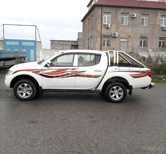 Mitsubishi L200 2008, 153,000 km - 2.5 l - Bakı