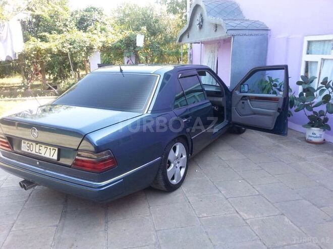 Mercedes E 200 1991, 299,000 km - 2.0 l - Xaçmaz