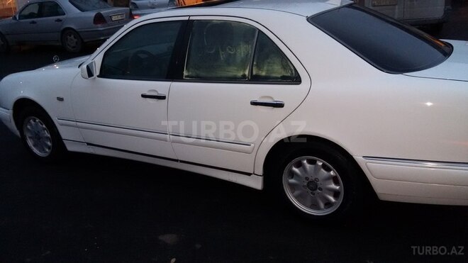 Mercedes E 230 1996, 275,000 km - 2.3 l - Mingəçevir